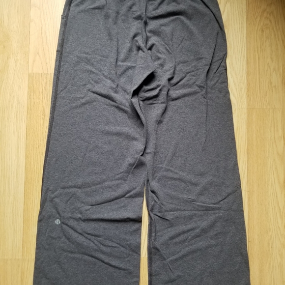 Lululemon pant - Picture 2 of 6